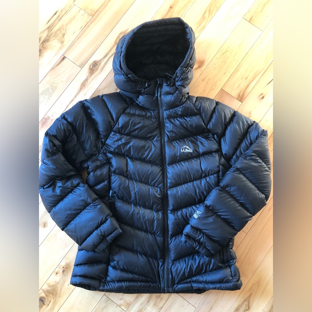 L.L. Bean Women's Ultralight 850 Down Hooded Jacket